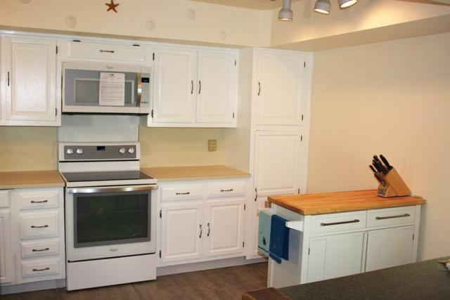 6094 Glendale Drive Boca Raton, FL 33433 - Photo 14 of 32 Kitchen