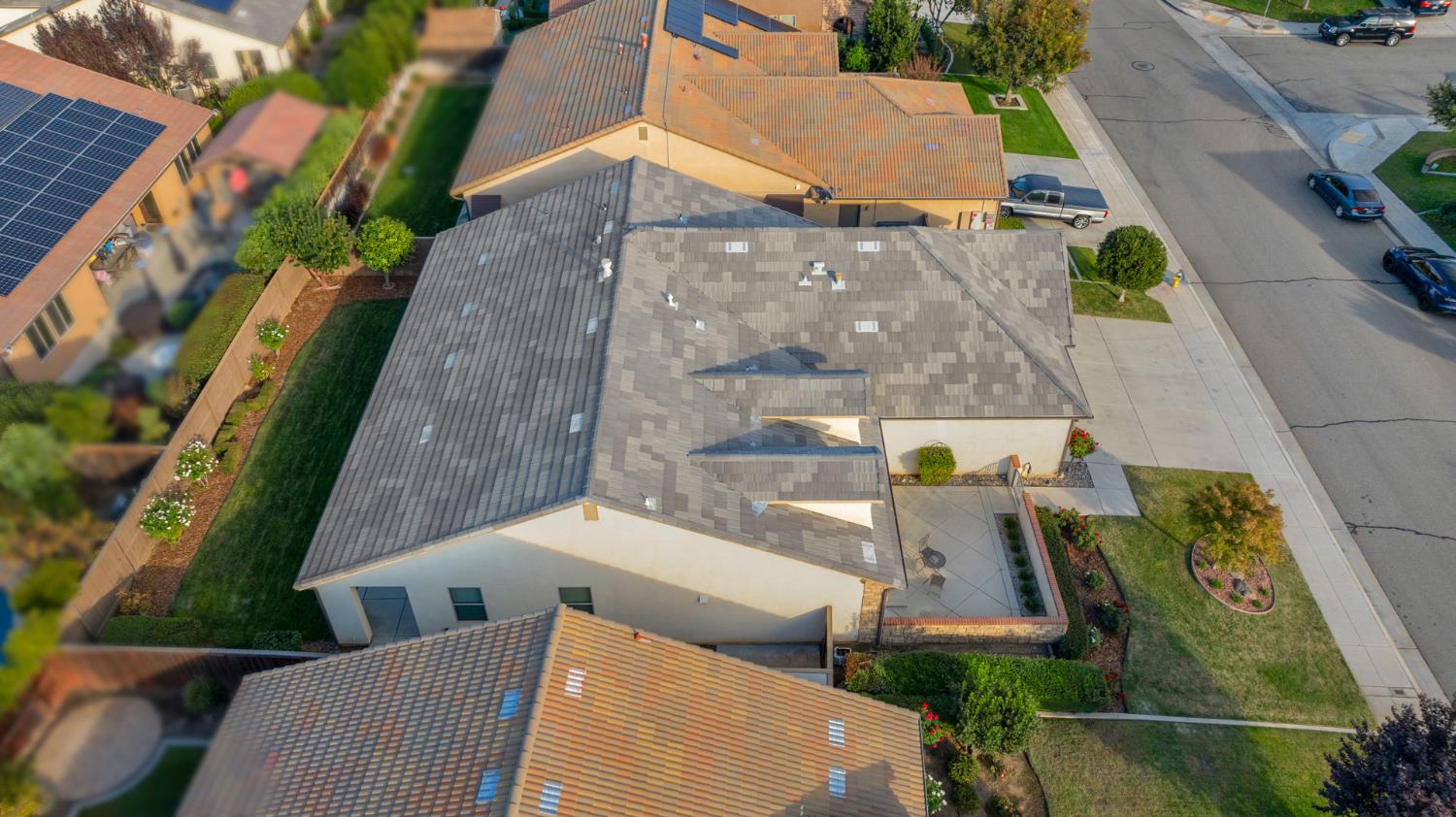 3267 Portals Avenue Clovis, CA 93619 - Photo 64 of 69 an aerial view of houses with yard