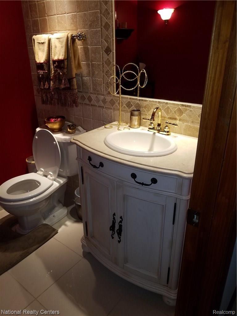 27045 Harvard Road Southfield, MI 48076 - Photo 22 of 66 20180720_183259.jpg