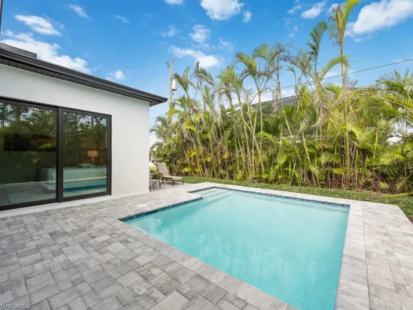 $18,000 | 837 99th Avenue North, Naples, FL 34108