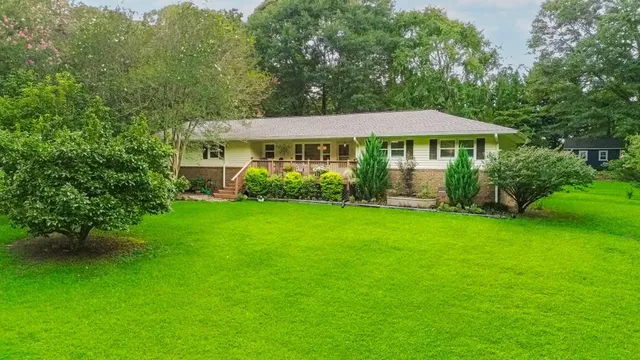 $390,000 | 345 Hickory Hills Drive, Jefferson, GA 30549