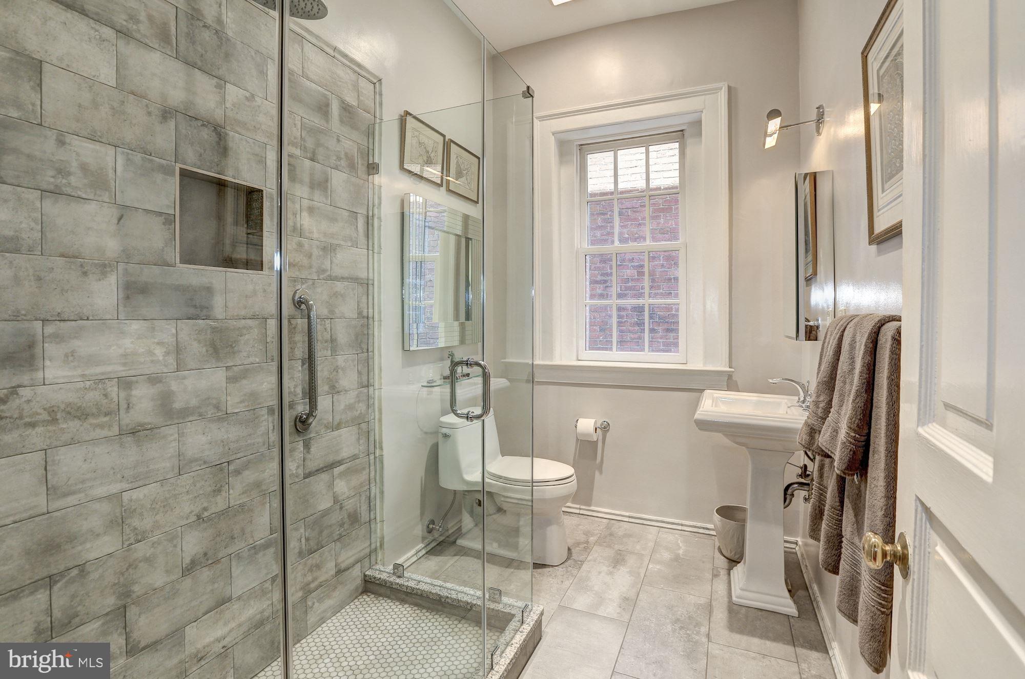 2110 Bancroft Place Northwest Washington, DC 20008 - Photo 23 of 27 Bath