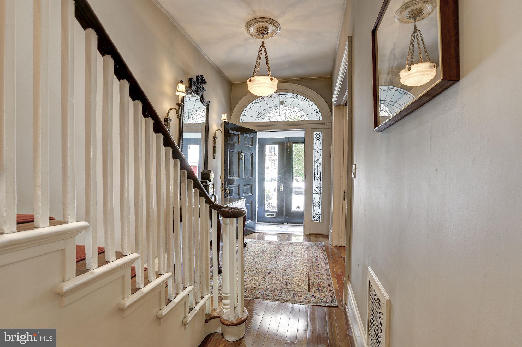 2110 Bancroft Place Northwest Washington, DC 20008 - Photo 4 of 27 Lovely restored leaded -glass fan light