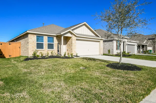 $2,200 | 2519 American Ruby Drive, Rosharon, TX 77583