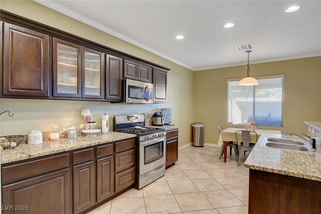 44 Delighted Avenue North Las Vegas, NV 89031 - Photo 16 of 47