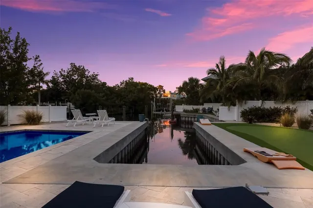 $4,850,000 | 50 North Shore Drive, Anna Maria, FL 34216