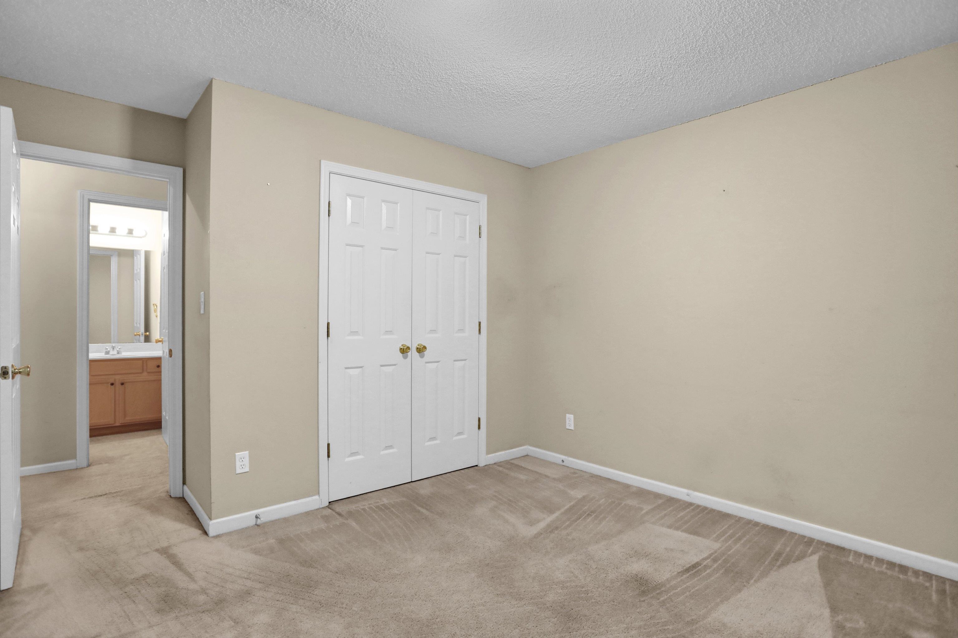 2159 Purple Leaf Lane Memphis, TN 38016 - Photo 11 of 14 a view of an empty room and closet area