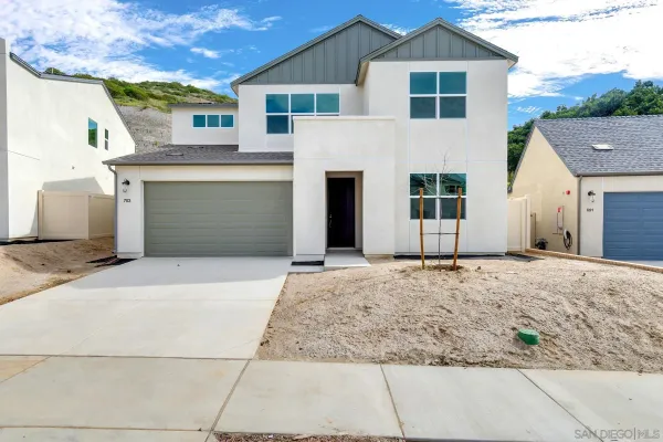 $924,463 | 703 Meadowood Street, Fallbrook, CA 92028
