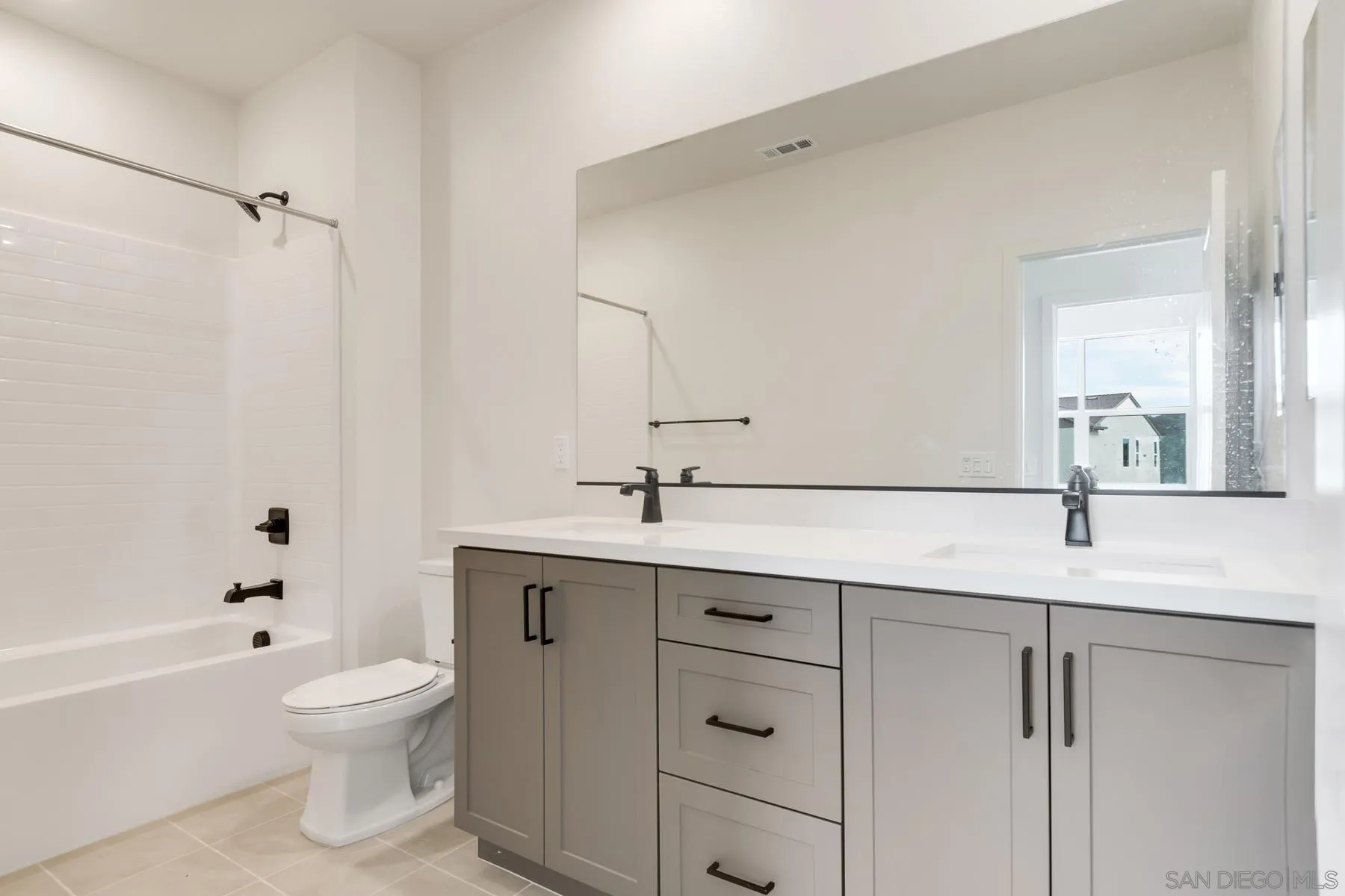 703 Meadowood Street Fallbrook, CA 92028 - Photo 13 of 25