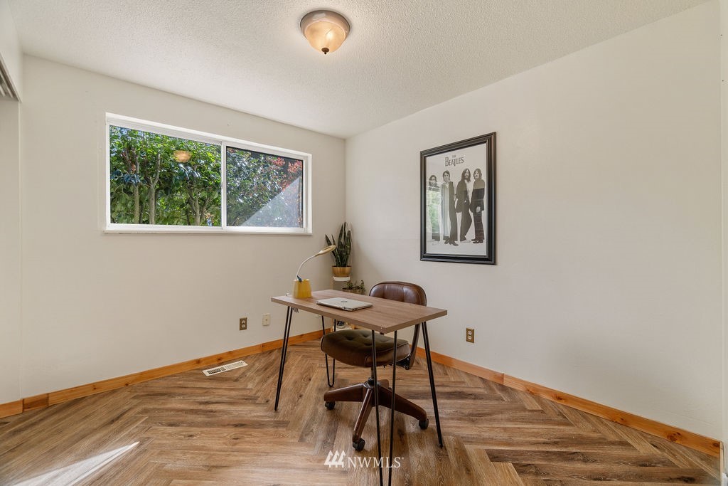 506 Roe Street Steilacoom, WA 98388 - Photo 16 of 27