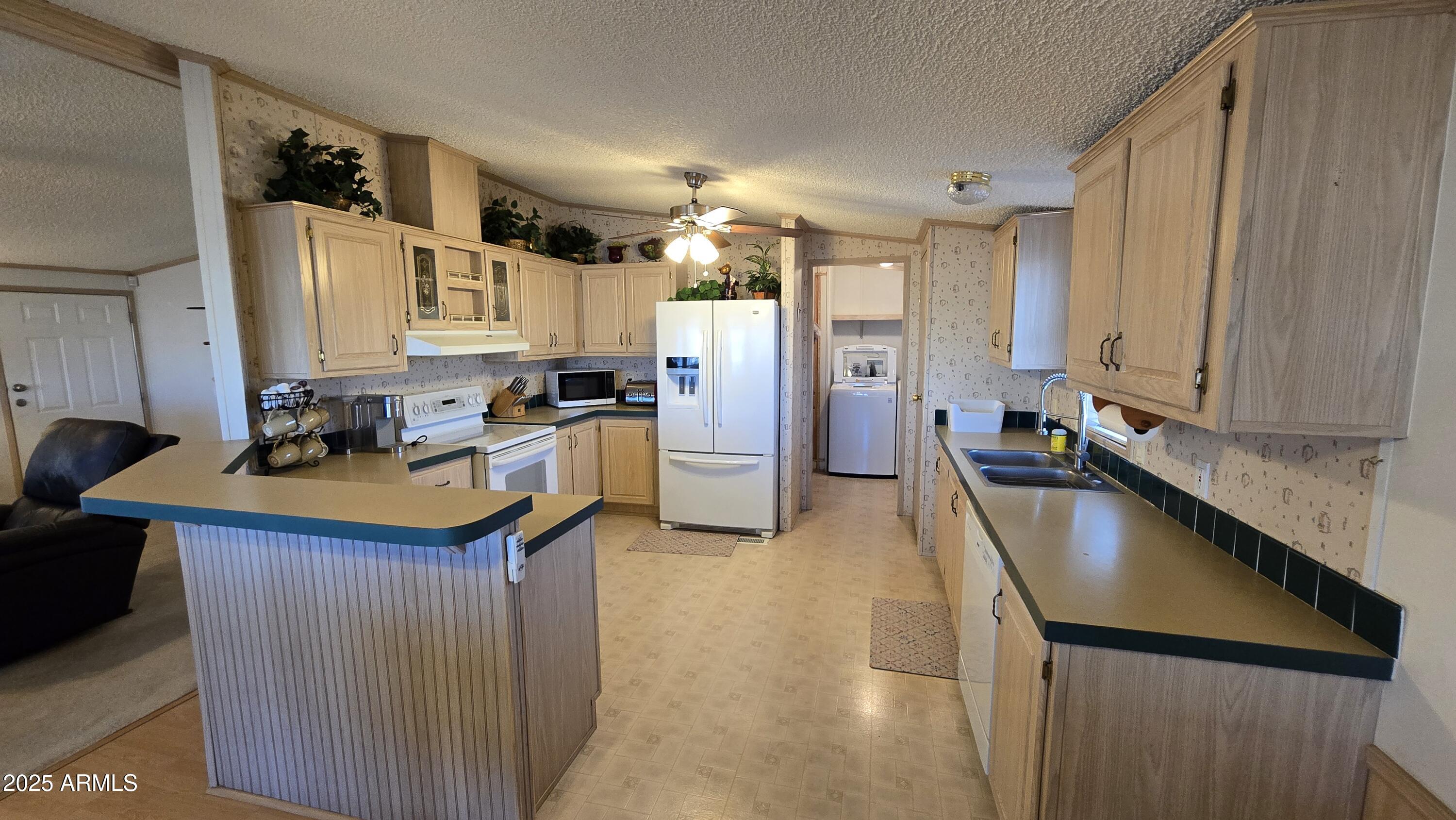 301 South Signal Butte Road, Unit 1116 Apache Junction, AZ 85120 - Photo 5 of 31 20250122_152140