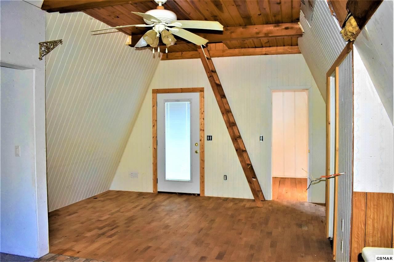 1642 South Mountain View Road Sevierville, TN 37876 - Photo 8 of 27 Gallery Image 8