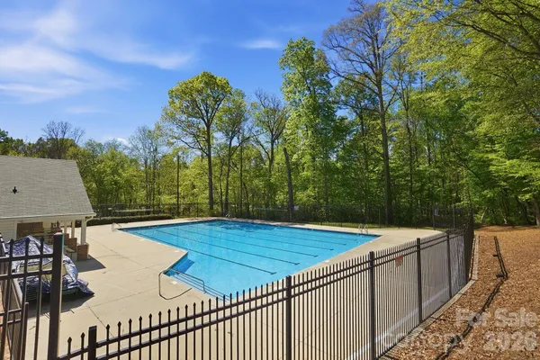 $350,000 | 1629 Oak Knoll Lane, Charlotte, NC 28214