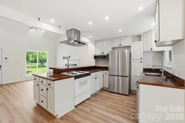 $350,000 | 1629 Oak Knoll Lane, Charlotte, NC 28214