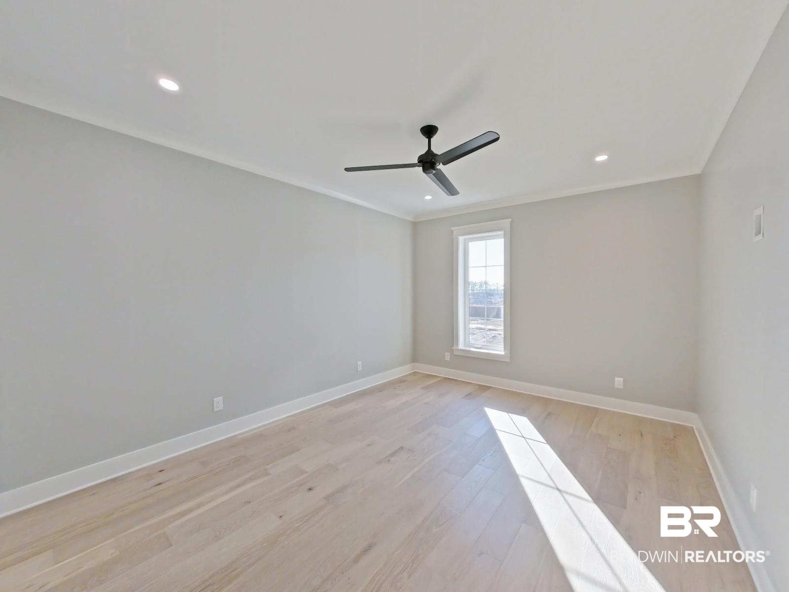 832 Inlet Circle Gulf Shores, AL 36542 - Photo 22 of 36 Guest Bed 1