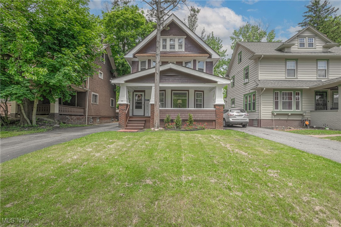 949 Brunswick Road Cleveland Heights, OH 44112 - Photo 4 of 37