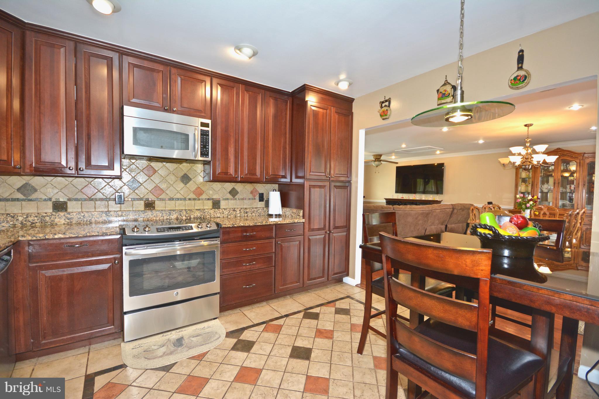 1105 South Culpeper Road Sterling, VA 20164 - Photo 4 of 17 Kitchen