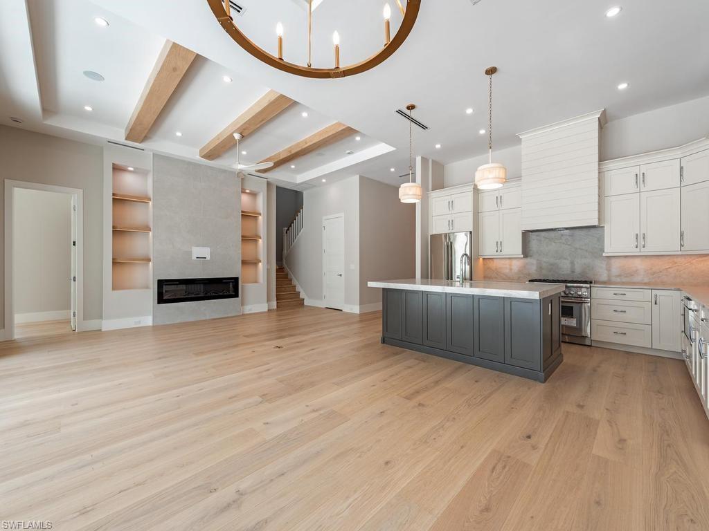 1102 9th Avenue North Naples, FL 34102 - Photo 3 of 17