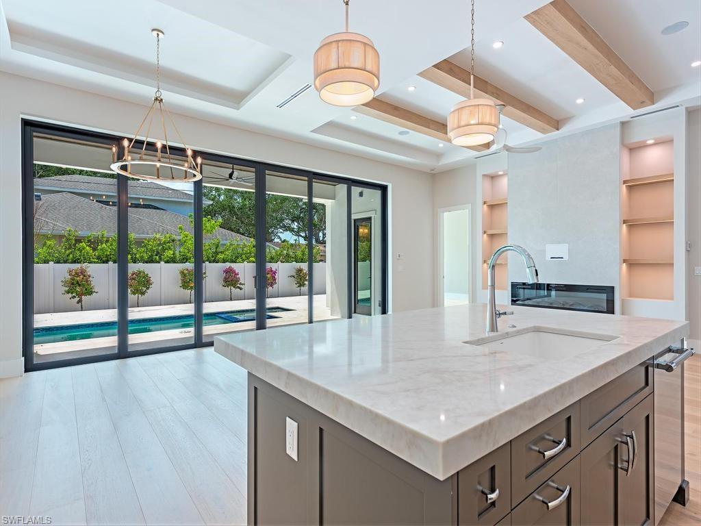 1102 9th Avenue North Naples, FL 34102 - Photo 4 of 17