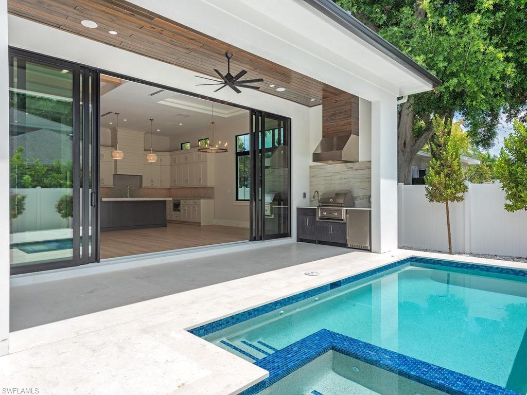 1102 9th Avenue North Naples, FL 34102 - Photo 5 of 17