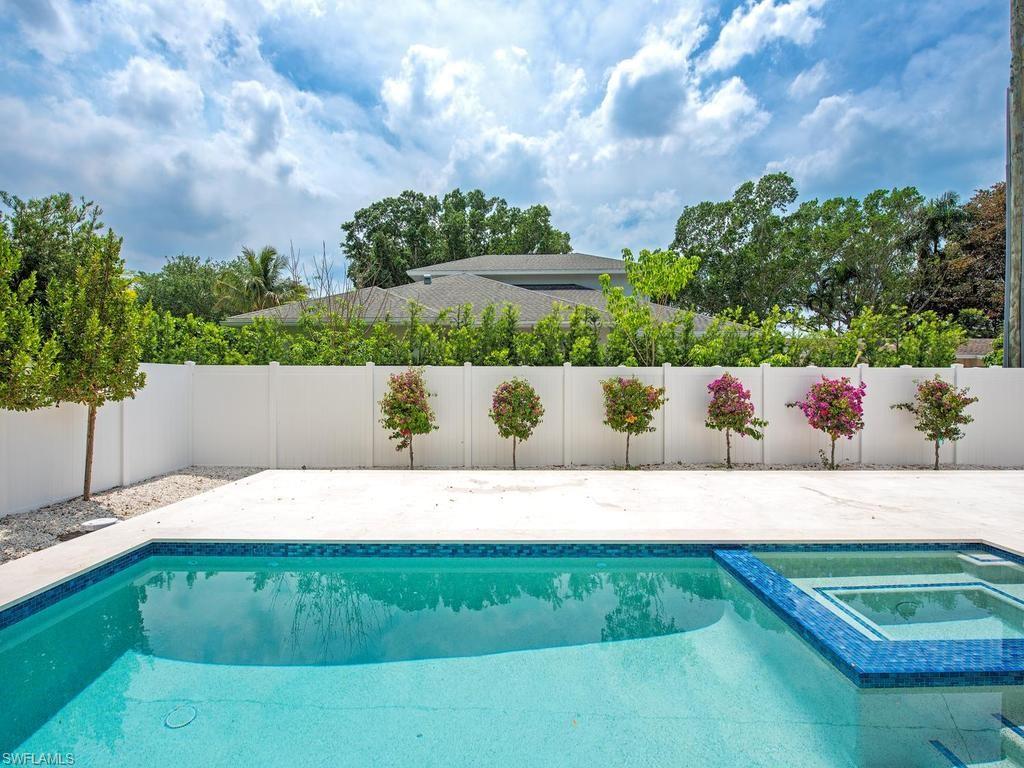 1102 9th Avenue North Naples, FL 34102 - Photo 9 of 17