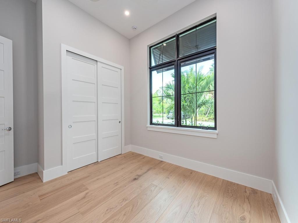 1102 9th Avenue North Naples, FL 34102 - Photo 10 of 17