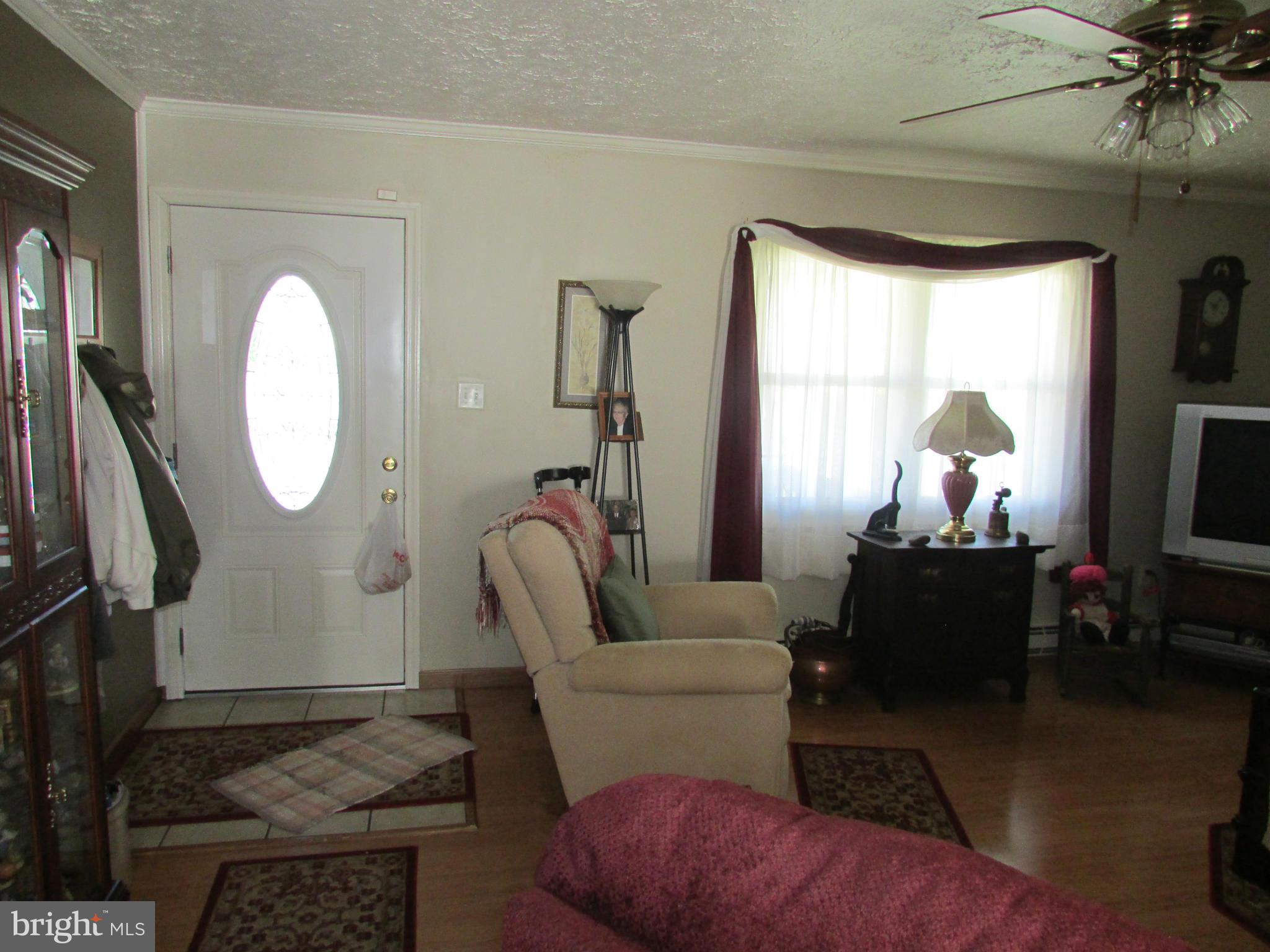 210 East Fourteenth Avenue Ranson, WV 25438 - Photo 10 of 30 Living Room