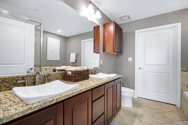 $475,000 | 215 Center Street, Unit 1307, San Antonio, TX 78202