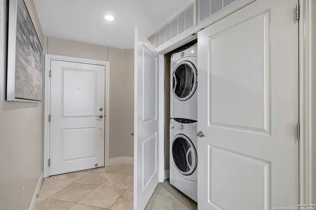 $475,000 | 215 Center Street, Unit 1307, San Antonio, TX 78202