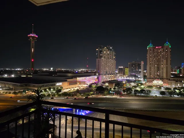 $475,000 | 215 Center Street, Unit 1307, San Antonio, TX 78202