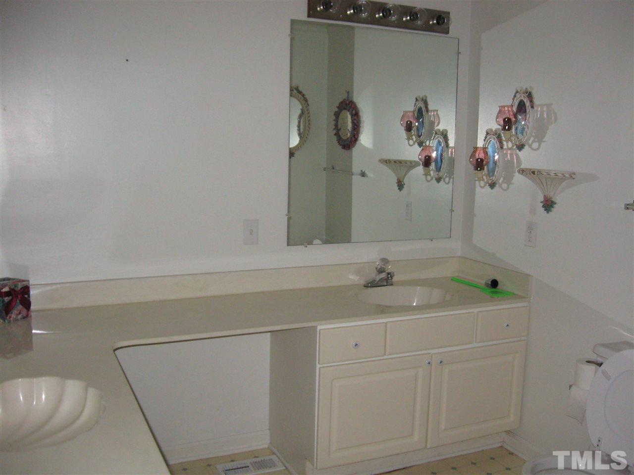 7659 Brogden Road Smithfield, NC 27577 - Photo 9 of 10 Gallery Image 9