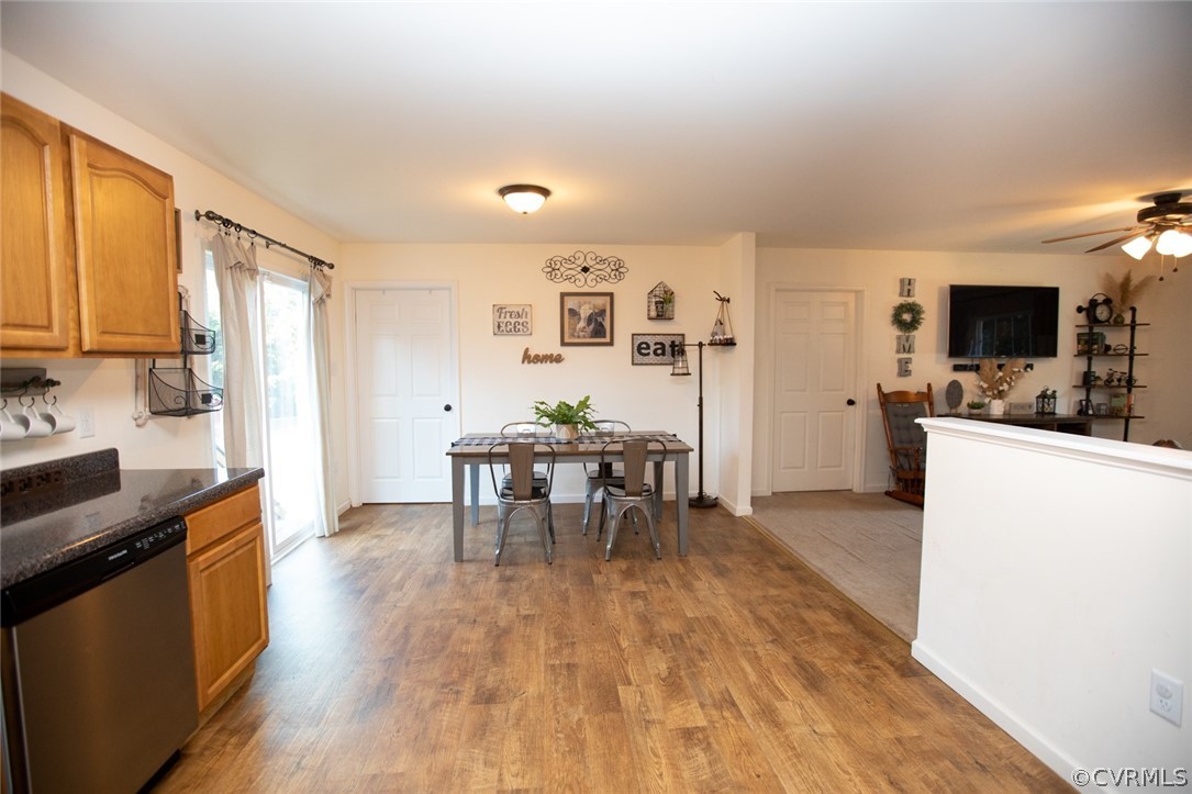 135 Mil-Scott Road Farmville, VA 23901 - Photo 16 of 46 a living room with stainless steel appliances granite countertop furniture and wooden floor