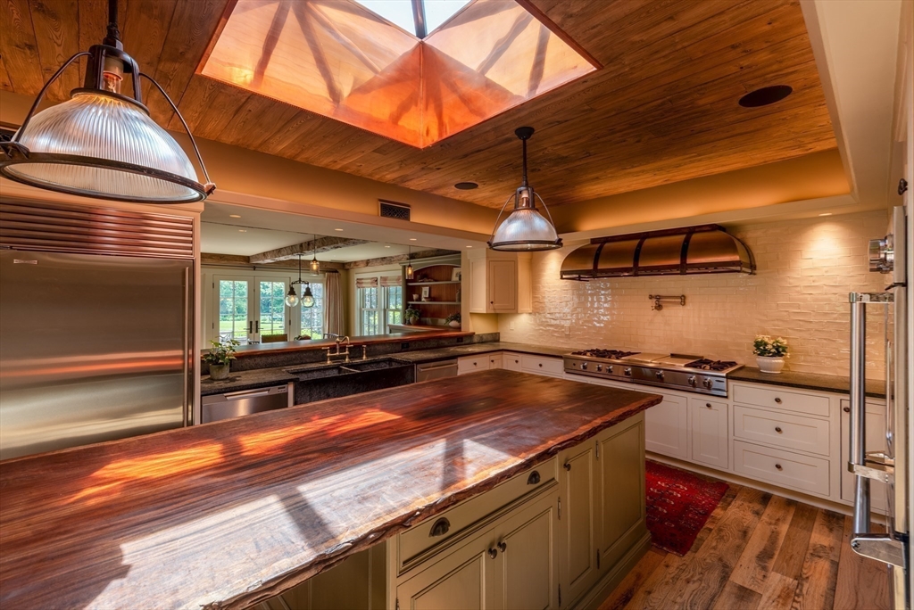 675 Bay Road Hamilton, MA 01982 - Photo 5 of 36
