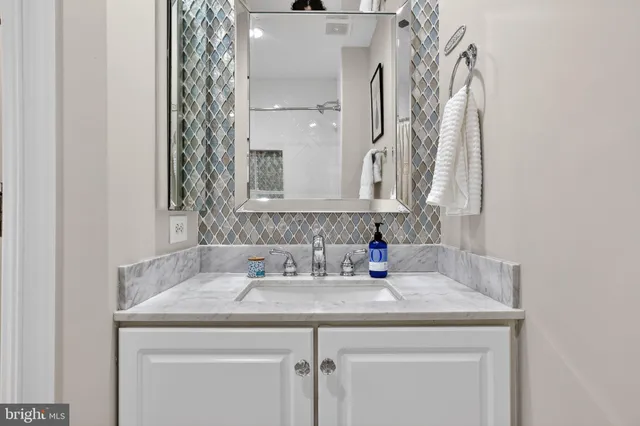 $1,399,000 | 1220 Roundhouse Lane, Alexandria, VA 22314