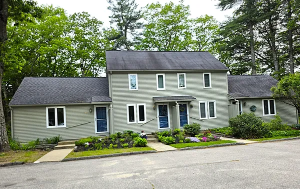$299,900 | 18 High Bluff Drive, Unit 18, Kennebunk, ME 04043