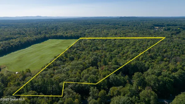 $450,000 | 313 Pettis Road, Wilton, NY 12831