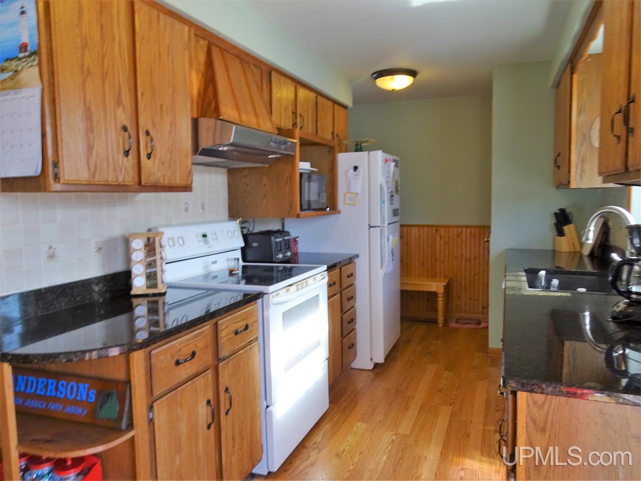 W5597 Lagest Road Niagara, WI 54151 - Photo 7 of 11