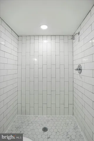 $2,500 | 2323 Guilford Avenue, Baltimore, MD 21218