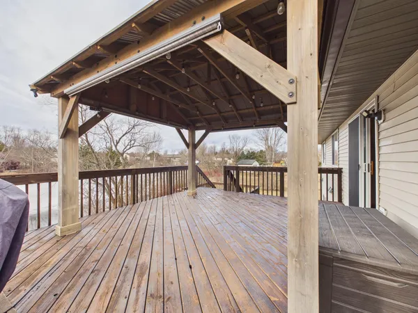 $375,000 | 7587 Wellington Circle, North Branch, MN 55056