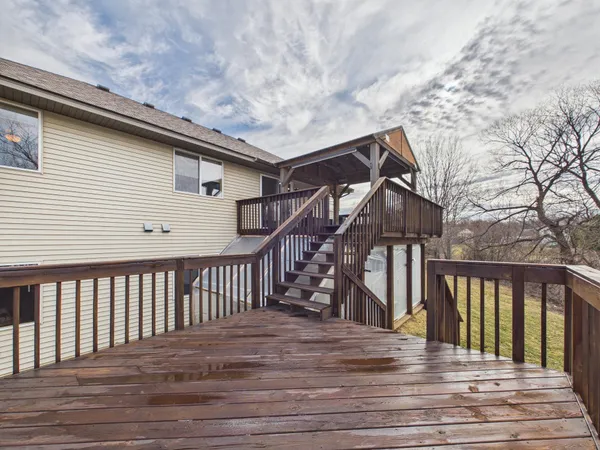 $375,000 | 7587 Wellington Circle, North Branch, MN 55056