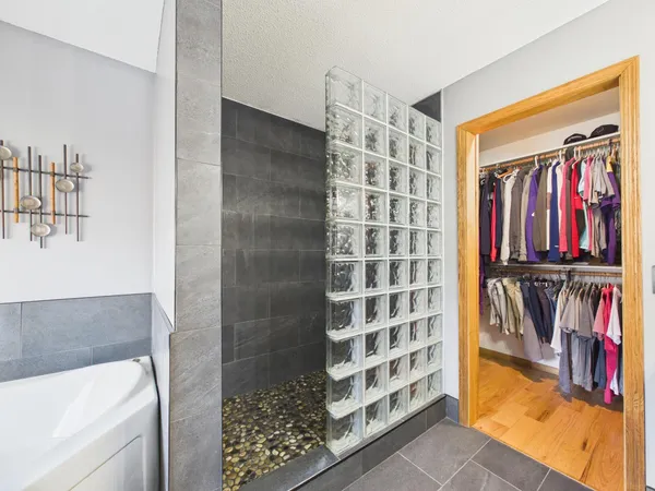 $375,000 | 7587 Wellington Circle, North Branch, MN 55056