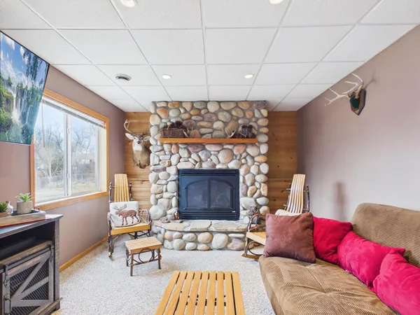 $375,000 | 7587 Wellington Circle, North Branch, MN 55056