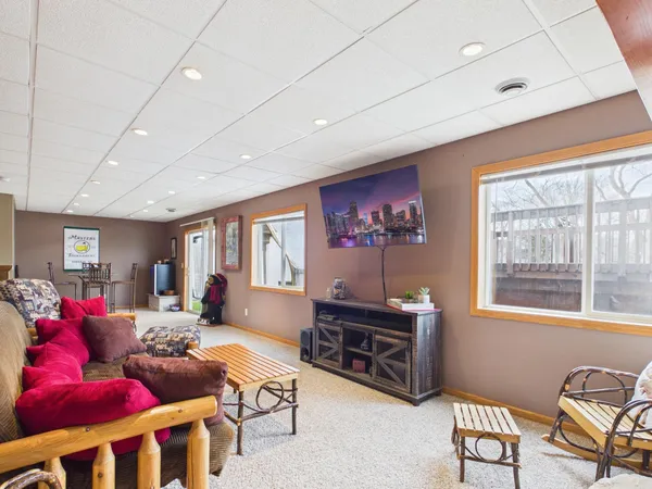 $375,000 | 7587 Wellington Circle, North Branch, MN 55056