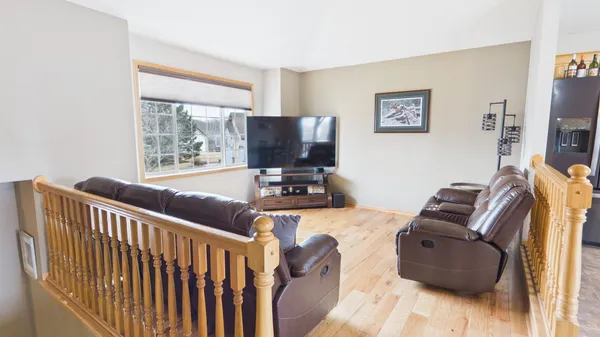 $375,000 | 7587 Wellington Circle, North Branch, MN 55056