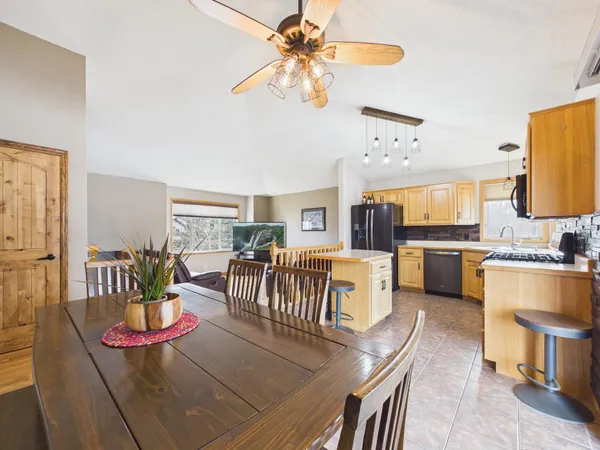 $375,000 | 7587 Wellington Circle, North Branch, MN 55056