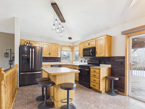 $375,000 | 7587 Wellington Circle, North Branch, MN 55056