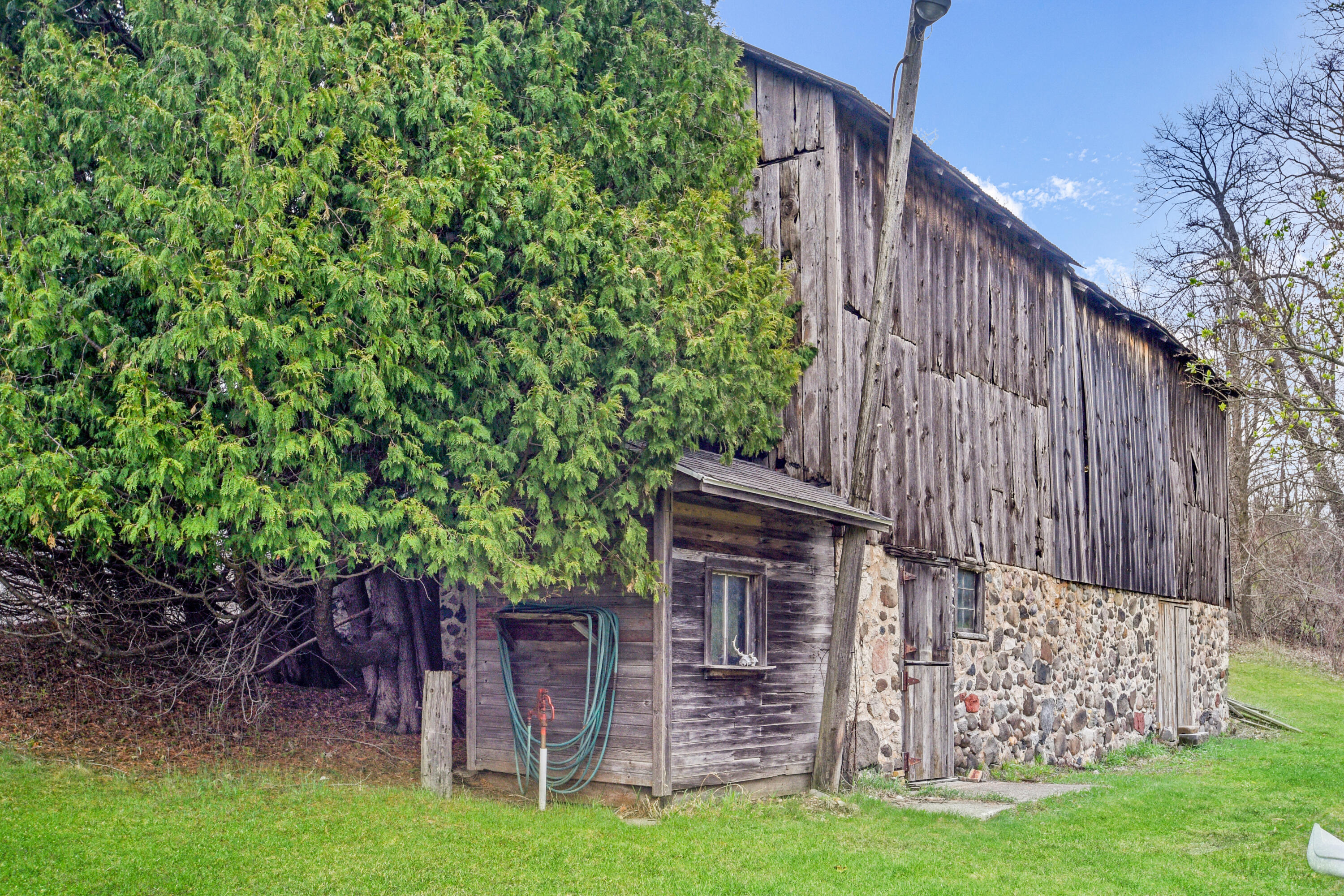 6909 Town Line Road Addison, WI 53090 - Photo 21 of 26 30' x 50' Barn