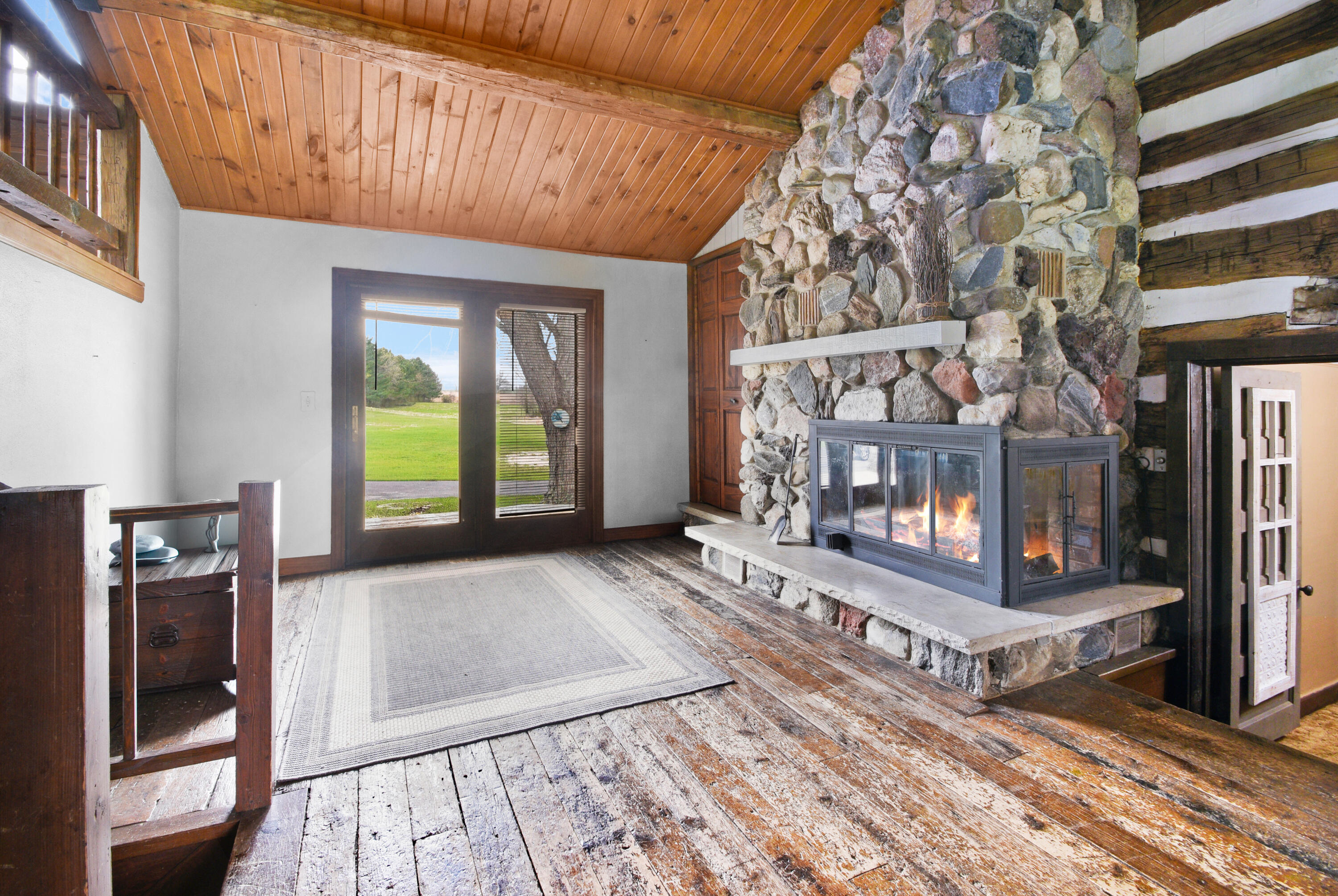 6909 Town Line Road Addison, WI 53090 - Photo 7 of 26 Entry way/ Family room