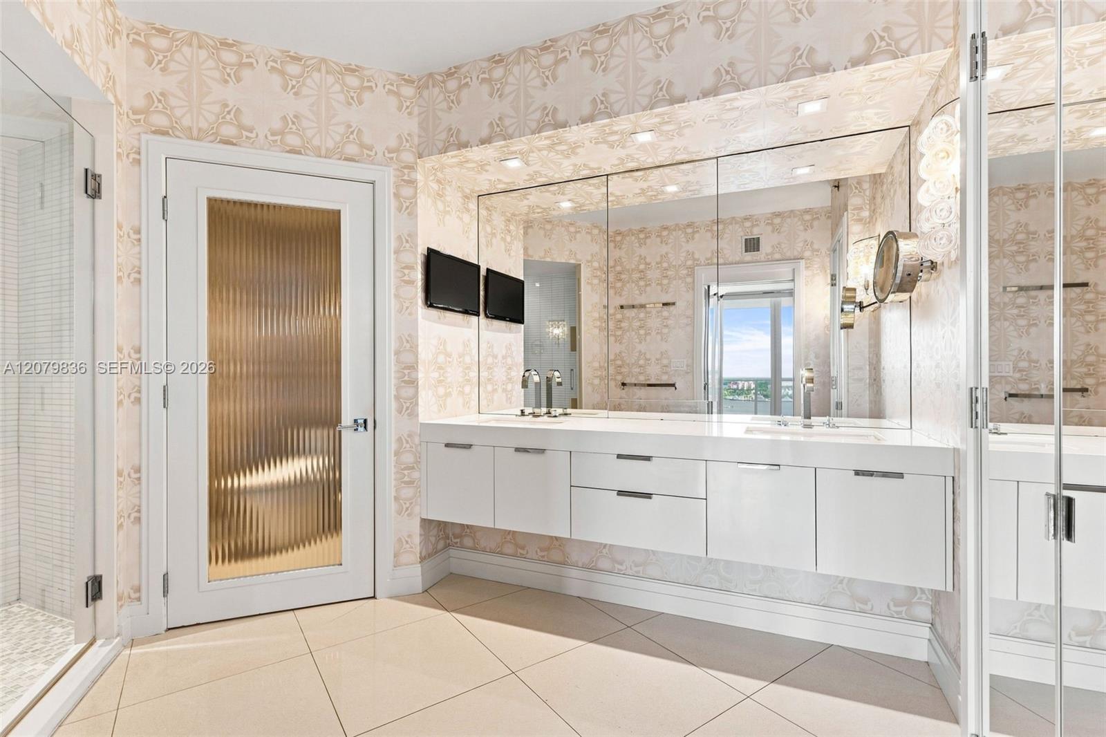 400 Alton Road, Unit 1804 Miami Beach, FL 33139 - Photo 22 of 35 Photo 22
