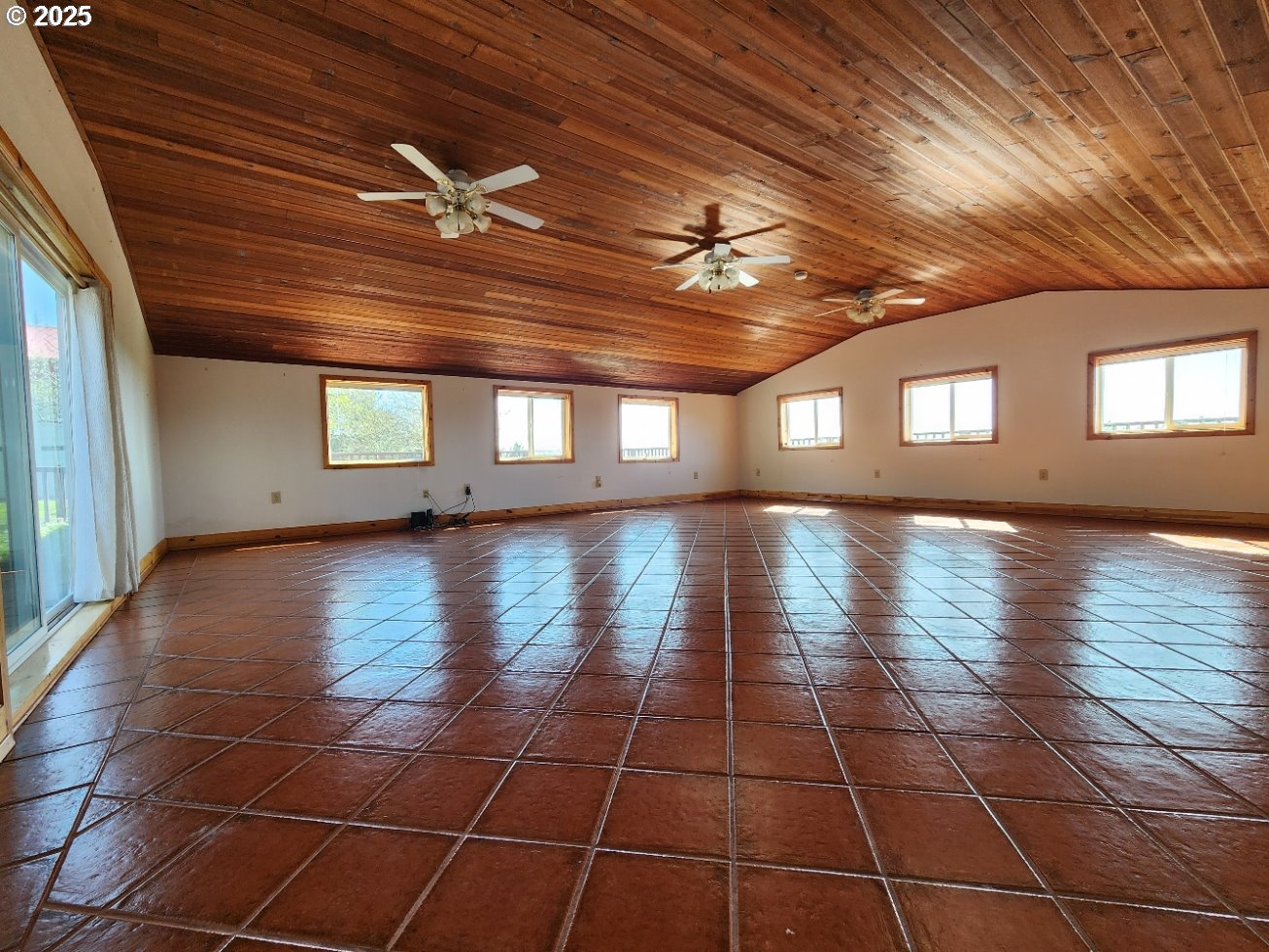 92920 Cape Blanco Road Sixes, OR 97476 - Photo 12 of 48 Family Room